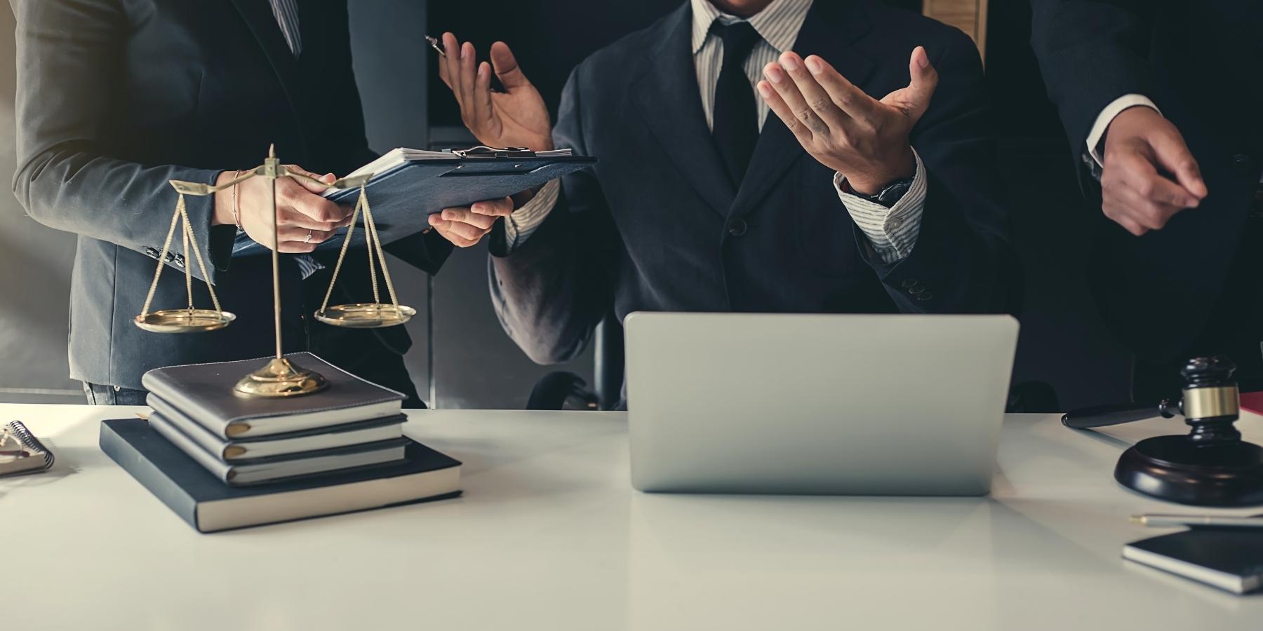 Hire A Professional Business Lawyer in Navi Mumbai Panvel